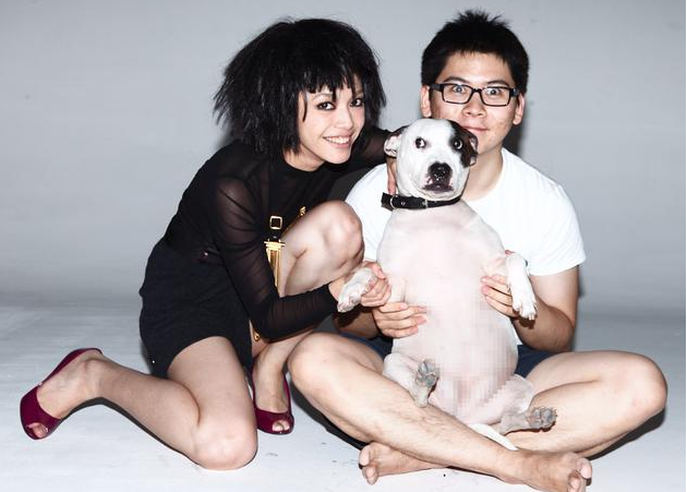 Yao Chen’s old photos of her exploding head are rarely seen, blown up to send birthday wishes for her pet dog Ai